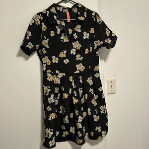 Eight sixty brand, beautiful dress for girls and young women. Medium size.